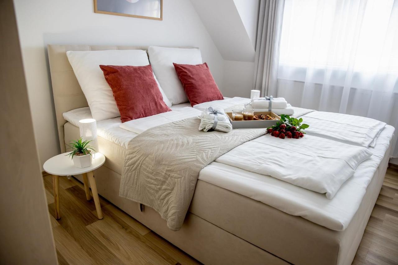 Rose Gold Apartment Zalaegerszeg Ngoại thất bức ảnh